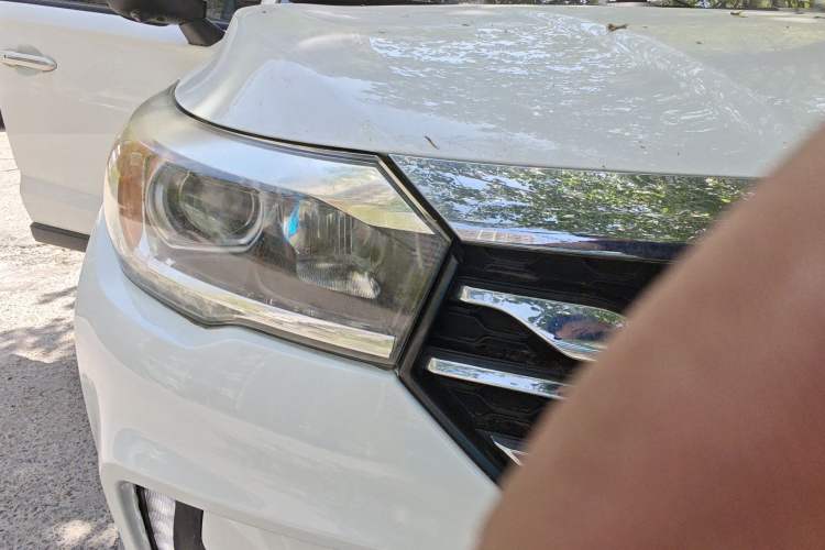 Used GAC Trumpchi GS4 2017 235T Automatic Two-Wheel Drive Luxury Smart Connectivity Version Right Front Headlight