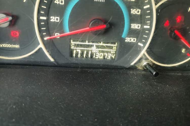 Used Wuling Rongguang V 2016 1.5L Standard Version Odometer Close Up