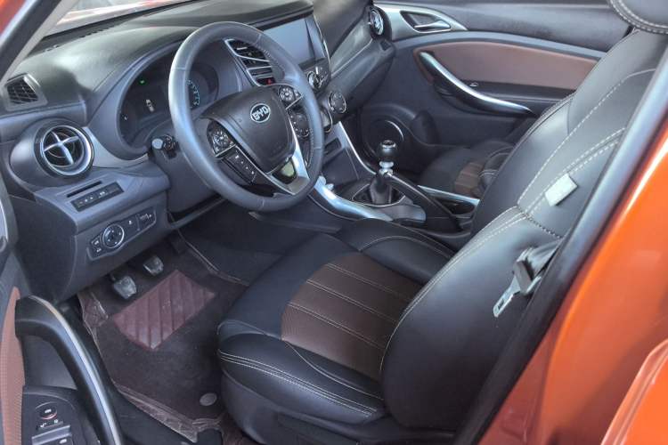 Used BYD Song 2017 Gaishi Upgrade Edition 1.5TI Manual Elite Model
