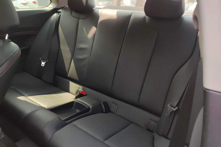 Used BMW 2 Series 2014 220i Sport Design Package
