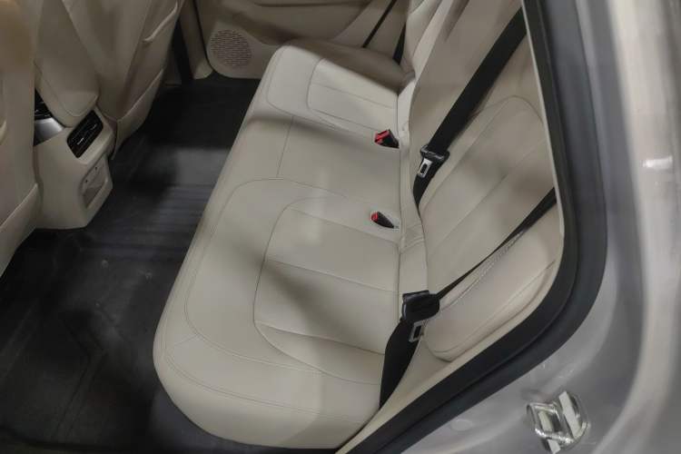 Used Wuling Xingguang 2024 Co-Creation Edition 510 Advanced Model
