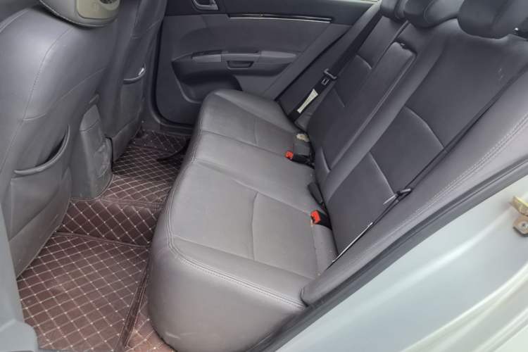 Used Geely Auto Classic Emgrand 2013 Sedan 1.5L Manual Entry-Level Model
