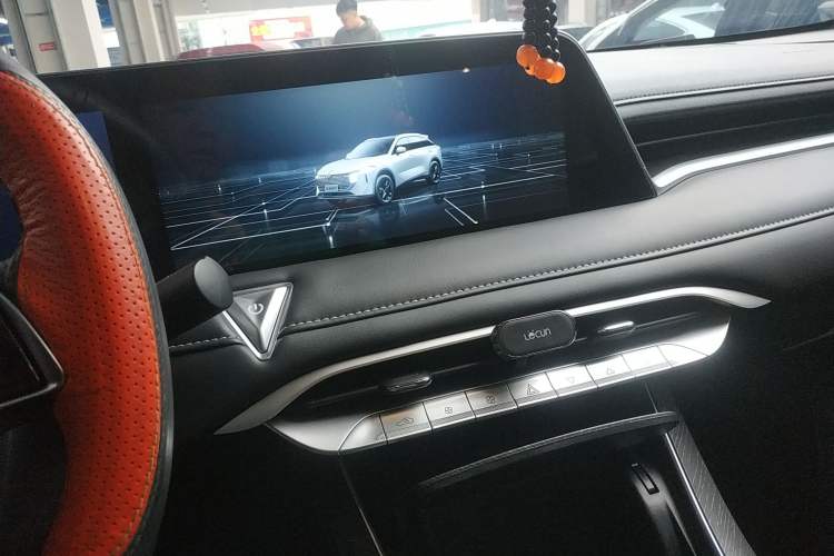 Used Venucia V 2024 260T Idol Joy Ride Pro Edition