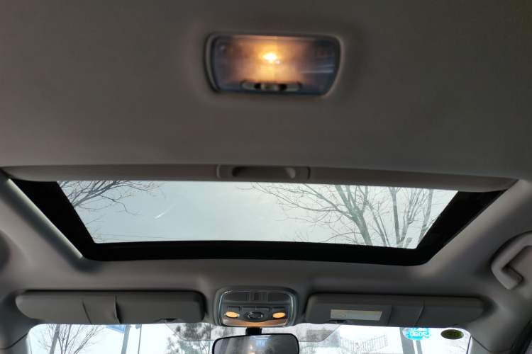 Used Haval M6 2017 1.5T Automatic Two-Wheel Drive Elite Model Headliner