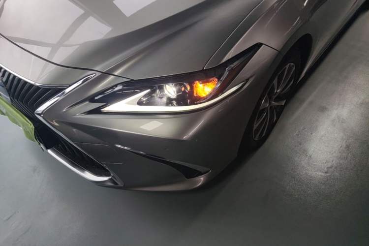 Used Lexus ES 2018 300h Premier Edition China VI Standard
