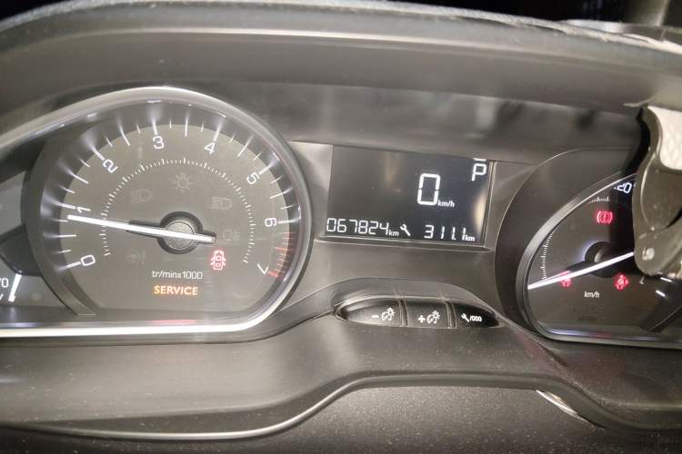 Used Peugeot 2008 2014 1.6L Automatic Fashion Edition