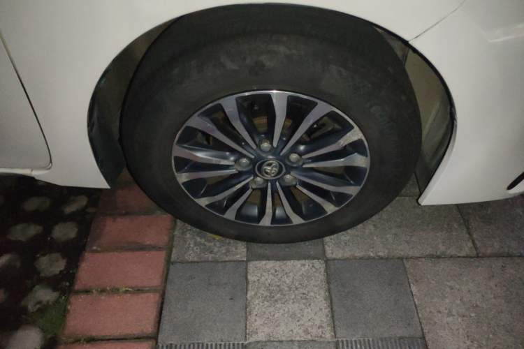 Used Toyota Corolla 2017 Revised Version 1.2T S-CVT GL Right Front Wheel Hub