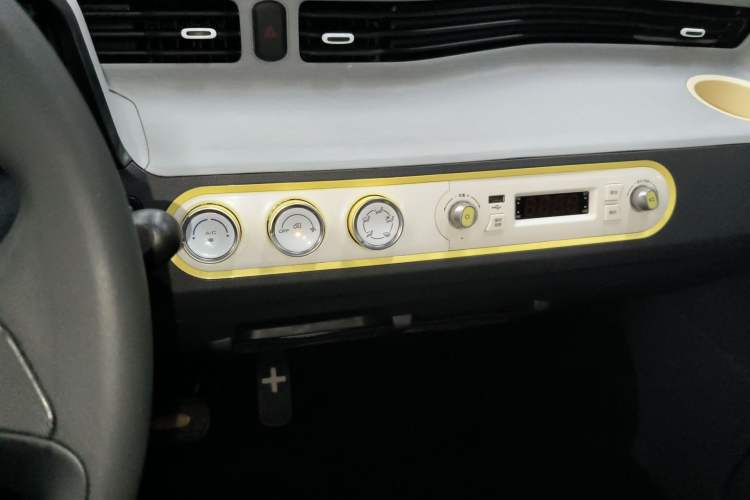 Used Wuling Hongguang MINIEV 2021 Macaron Fashion Model Lithium Iron Phosphate Audio And AC Panel