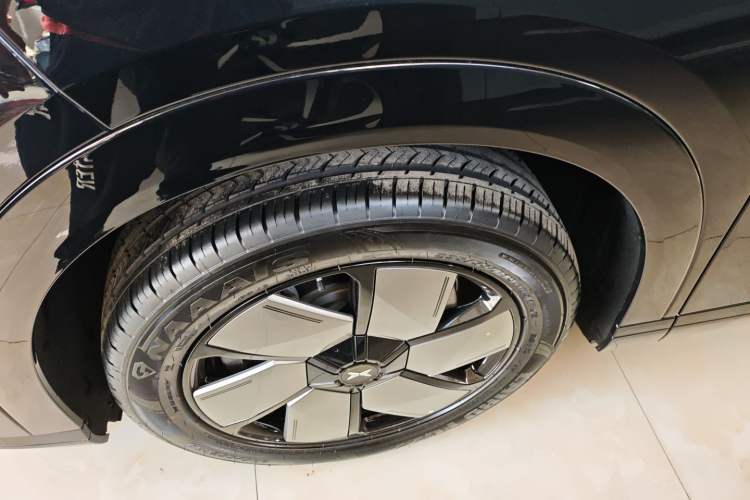 Used XPeng X9 2024 702 Ultra-Long Range Pro
