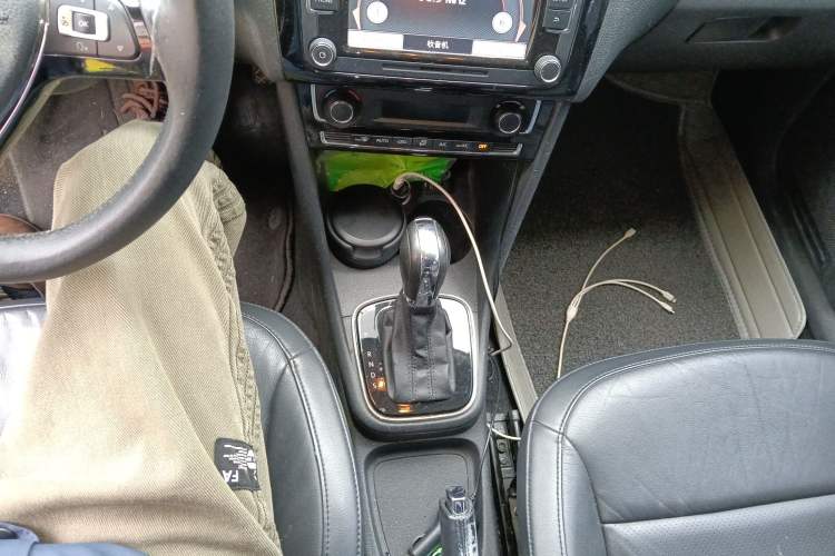 Used Volkswagen Polo 2014 1.6L Automatic Luxury Edition
