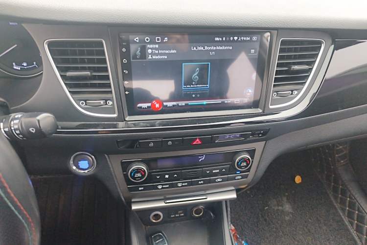 Used Hyundai Mistra 2014 1.8L Automatic Smart GLS Odometer Close Up