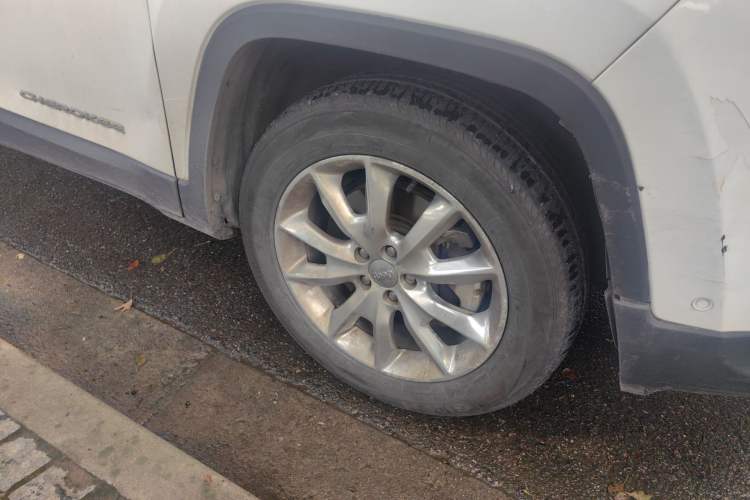 Used Jeep Cherokee 2014 2.4L Luxury Edition