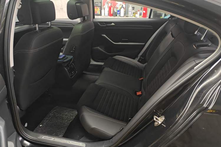 Used Volkswagen Magotan 2020 330TSI DSG Luxury Edition Left Rear Seat