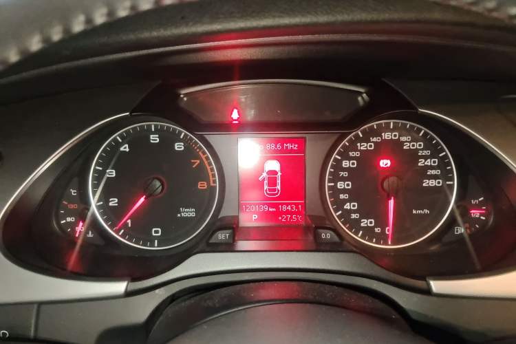 Used Audi A4L 2012 1.8 TFSI Automatic Comfort Model Instrument Cluster