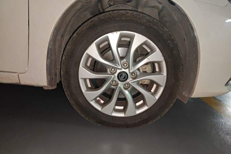 Used Nissan Sylphy 2019 1.6XV CVT Smart Connect Luxury Edition China V Standard Right Front Wheel Hub