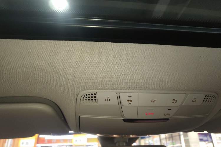 Used Mercedes-Benz C-Class 2020 Restyled C 200 L Fashion Edition Sport Version Headliner