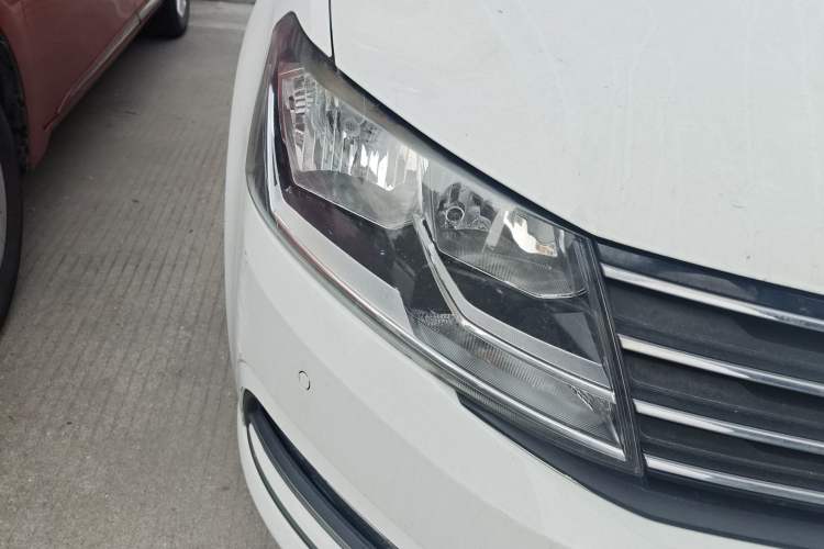 Used Volkswagen Gran Lavida 2017 180TSI DSG Comfort Edition Right Front Headlight