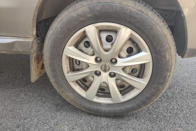 Used Jinbei New Hiace X30L 2024 Wealth Edition Passenger Van 5/6/7 Seater Front-Mounted Air Conditioning