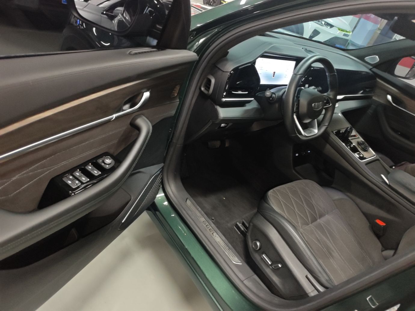 Geely Auto Monjaro L 2025 Dongfang Yao 2.0TD Automatic Lanxing Edition — снимка 18