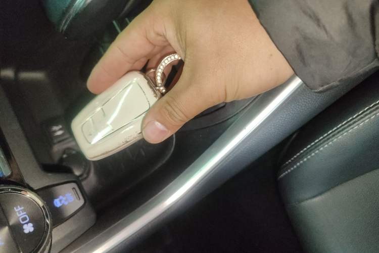 Used Toyota Wildlander 2022 Dual-Engine 2.5L E-CVT Two-Wheel Drive Luxury PLUS Edition
