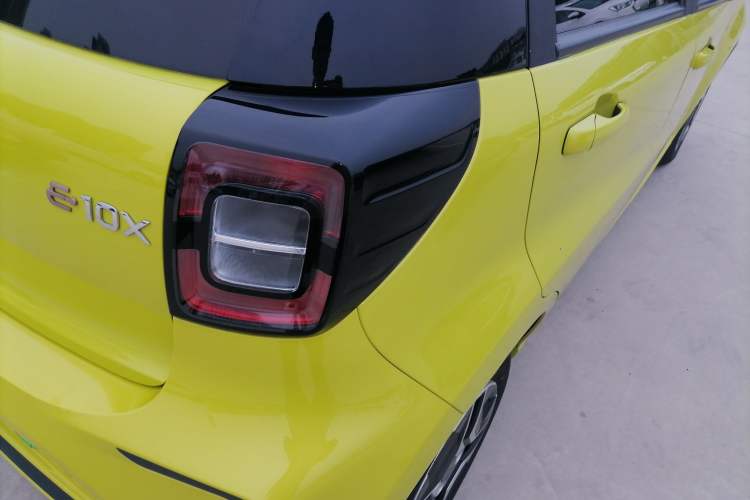 Used SOL E10X 2021 302 km Range Fashion Edition 31.4 kWh