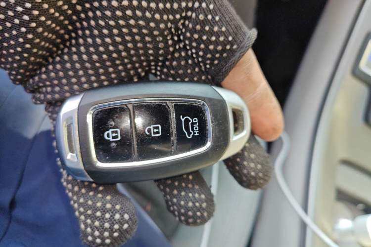 Used Hyundai Palisade 2021 3.5L Automatic 4x4 GLS Vehicle Key