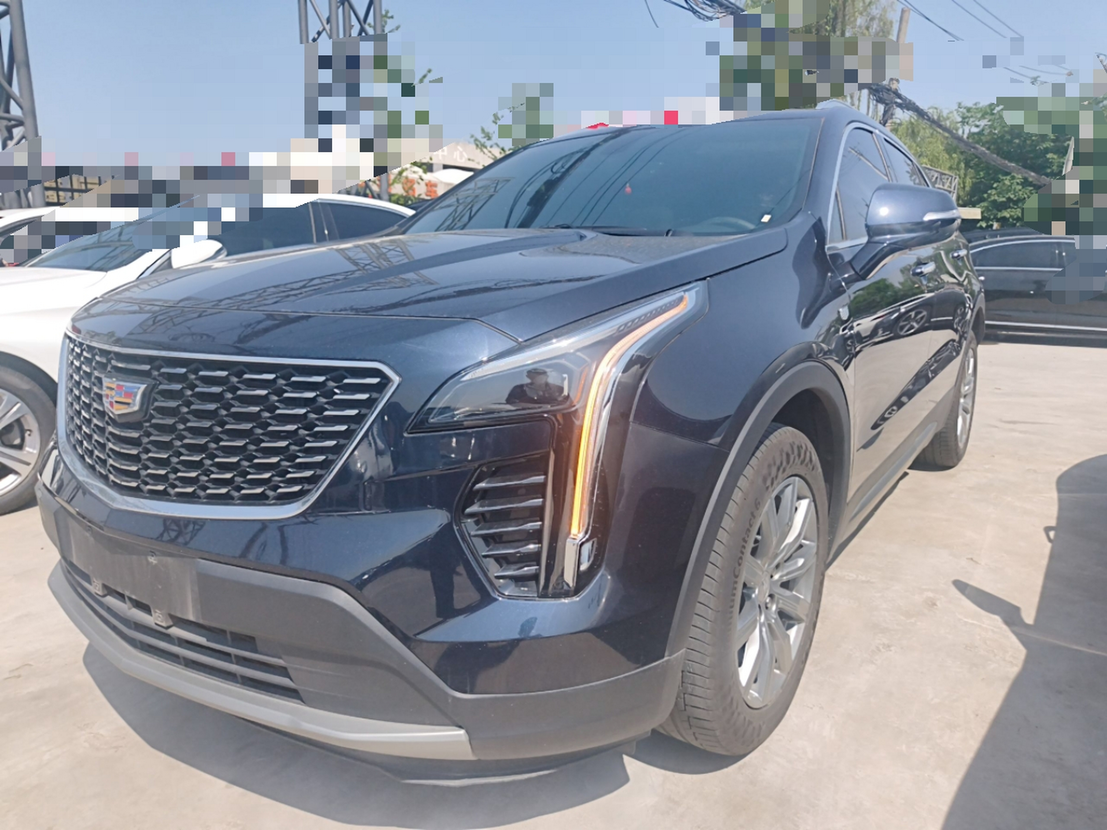 Под передней частью автомобиля