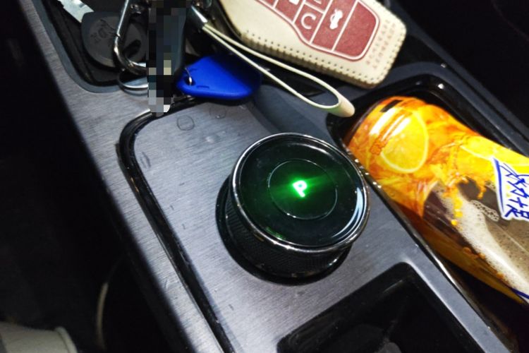 Used Hycan Z03 2022 510 km Range Trendy Cool Version 160 kW 61.13 kWh Gear Lever