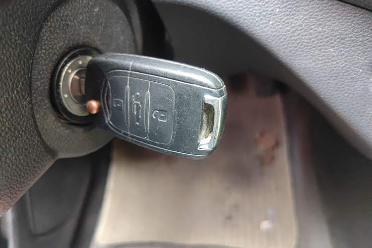 Used Wuling Hongguang 2019 1.5L S Basic Version China VI Standard LAR