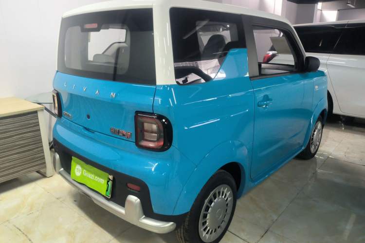 Used Livan Blue Balloon 2025 Model Dynamic Version Rear Right 45 Deg