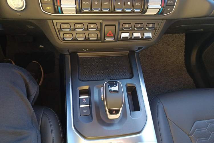 Used 212 T01 2024 2.0T Explorer