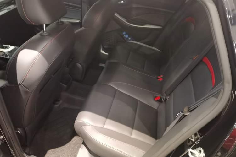 Used MG 5 2022 300TGI DCT Chao Yue Luxury Edition
