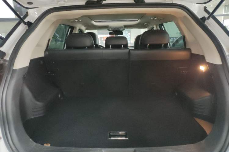 Used Geely Auto Emgrand X7 Sport 2016 1.8TD Automatic Smart Model Trunk