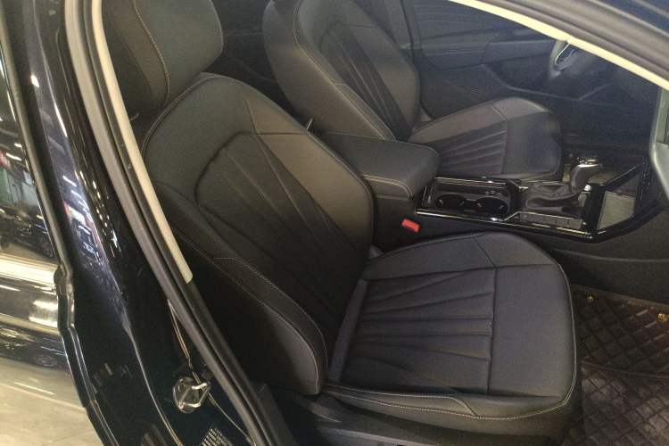 Used Volkswagen Passat 2025 Outstanding Model 330TSI Elite Edition
