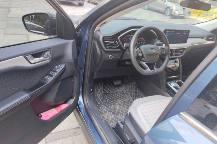 Used Ford Escape 2024 EcoBoost 245 Two-Wheel-Drive Titanium Edition
