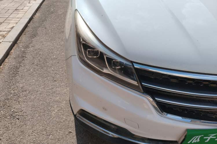 Used Baojun 730 2017 1.8L iAMT Prestige Version 7 Seats Right Front Headlight