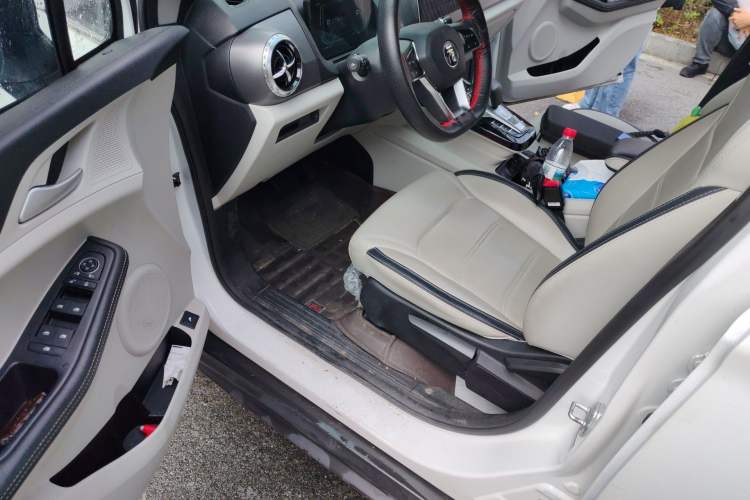 Used BYD Yuan Pro 2021 401 km Luxury Version Interior 3