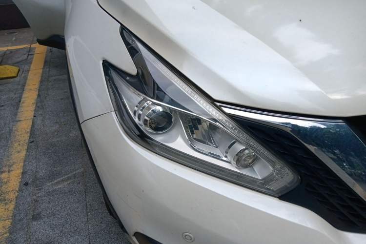 Used Nissan Murano 2015 2.5L XL Two-Wheel Drive Smart Edition Right Front Headlight