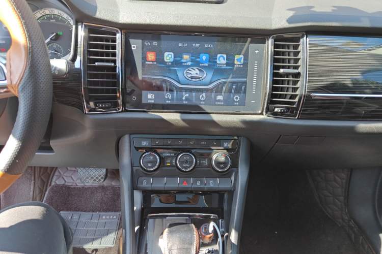 Used Skoda Kodiaq 2018 Facelifted TSI330 5-Seater Two-Wheel-Drive Luxury Enjoyment Edition
