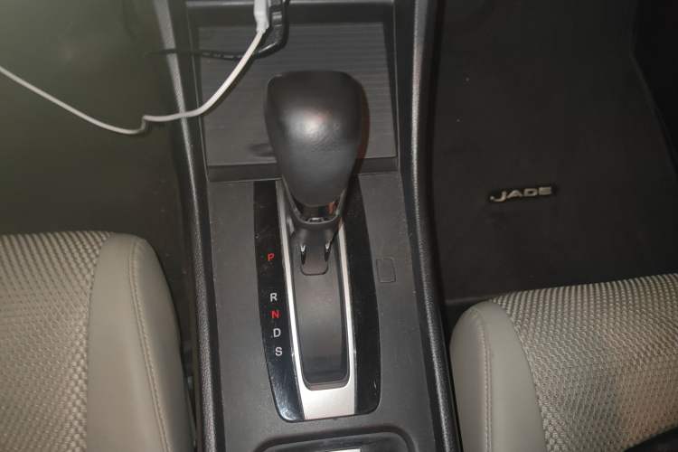 Used Honda Jade 2013 1.8L automatic Comfort version 5 seats
