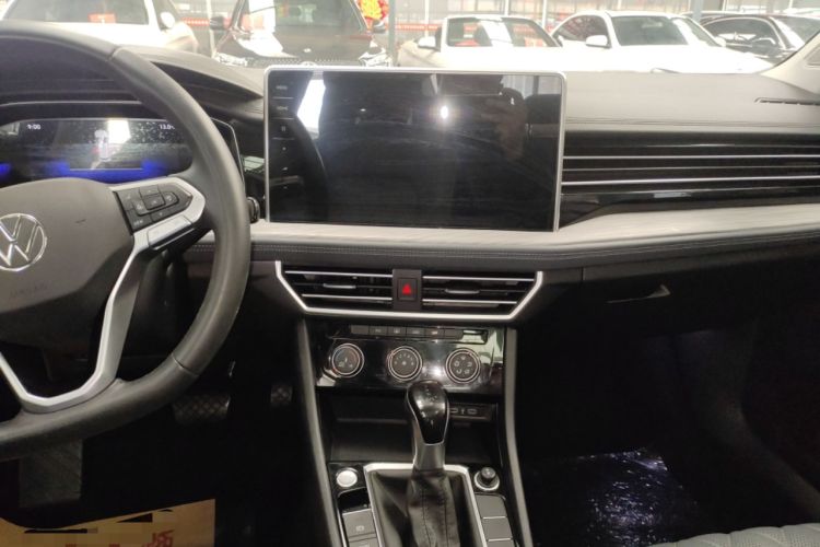 Used Volkswagen Sagitar 2023 300TSI DSG Excellence Edition Audio And AC Panel