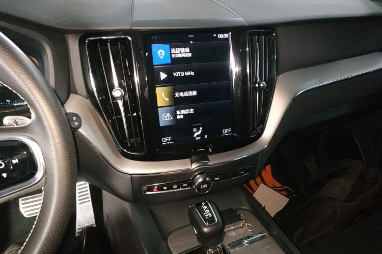 Used Volvo XC60 2019 T5 4x4 Smart & Dynamic Sport Edition China VI Standard