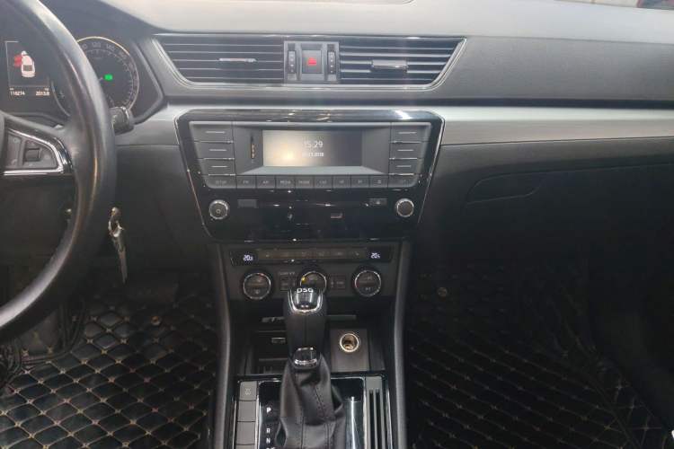 Used Skoda Superb 2016 TSI330 DSG Innovation Edition
