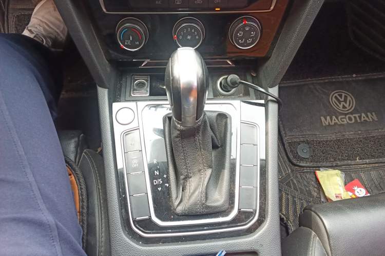 Used Volkswagen Magotan 2019 330TSI DSG Leading Edition China V Standard Gear Lever