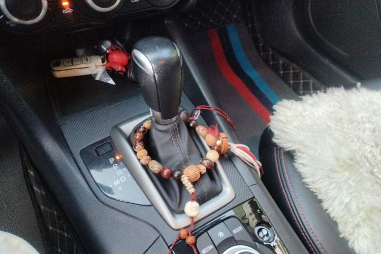 Used Mazda 3 Axela 2017 Sedan 1.5L Automatic Comfort Model Emission Standard China V Gear Lever