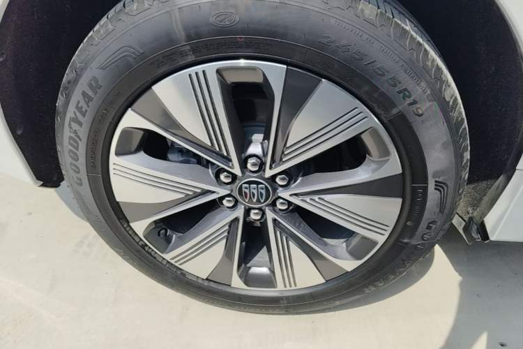 Used Buick E5 2025 Model 620KM Prestige Edition