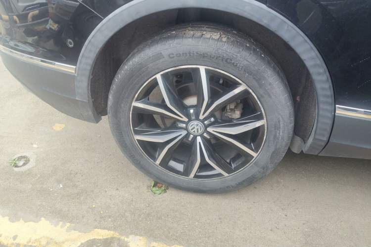 Used Volkswagen Tiguan L 2019 380TSI Automatic All-Wheel Drive Luxury Edition with 7 Seats China VI Standard Right Rear Wheel Hub