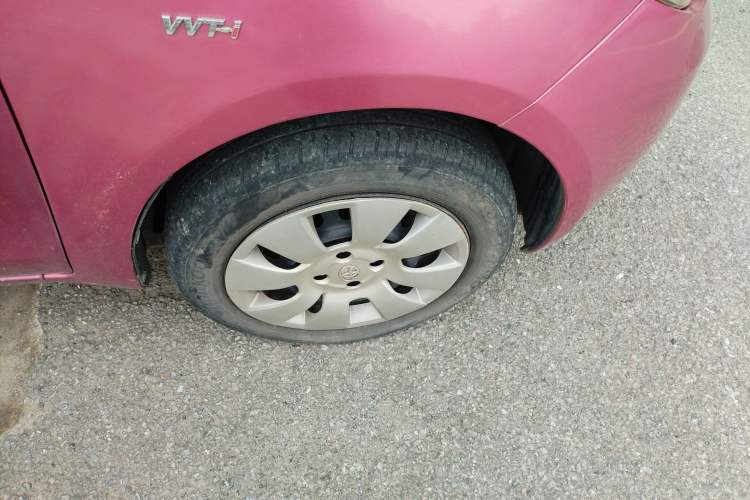 Used Toyota Yaris 2009 1.6E Automatic Comfort Edition Right Front Wheel Hub