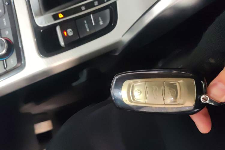 Used Geely Auto Emgrand X7 Sport 2018 1.8TD Automatic Two-Wheel Drive Smart Connect 4G Internet Edition