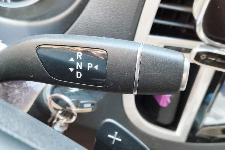 Used Mercedes-Benz Vito 2018 2.0T Business Version China VI Emission Standard Gear Lever